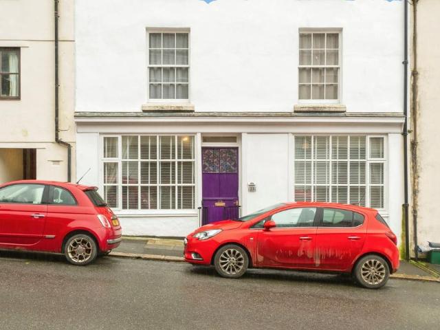 Flat for sale in Weir Quay, Devon