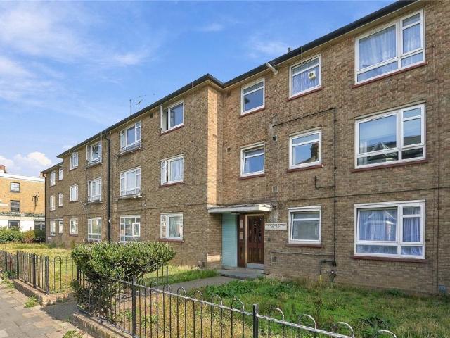Flat for sale in London Borough of Lambeth, Greater London