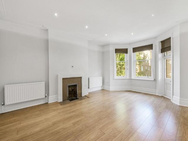 Flat for sale in City of Westminster, Greater London