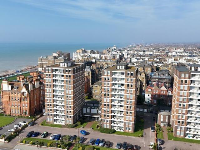 Flat for sale in Aldrington