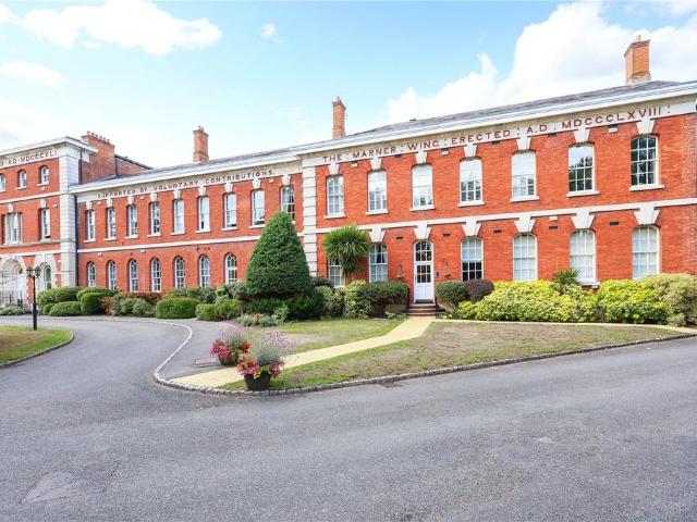 Flat for sale in Blackhills, Surrey