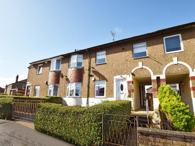 Flat for sale in Hillington, Scotland