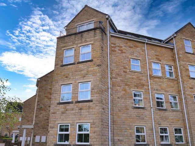 Flat for sale in Apperley Bridge, West Yorkshire