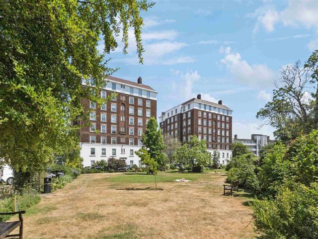 Flat for sale in West Kensington, Greater London