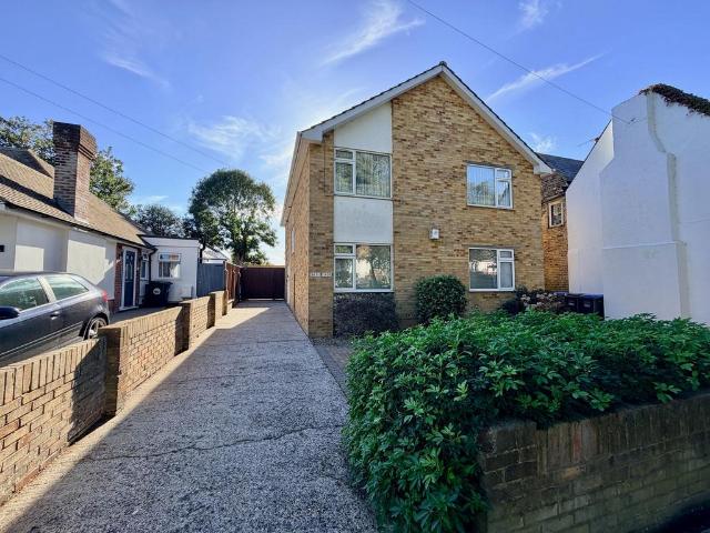 Flat for sale in East Cliftonville, Thanet