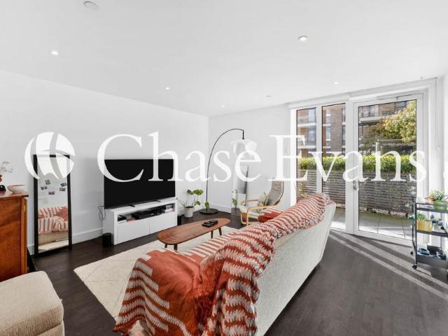 Flat for sale in Glyndon, Plumstead