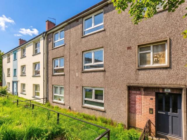 Flat for sale in Craigmillar, Scotland