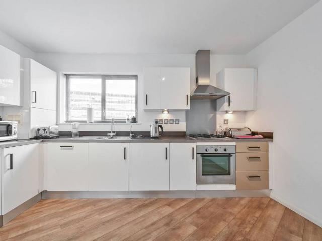 Flat for sale in Tufnell Park, Greater London