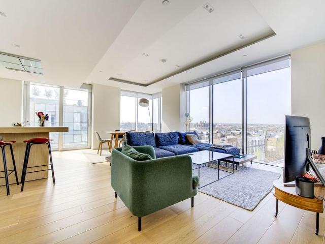 Flat for sale in West Kensington, Greater London