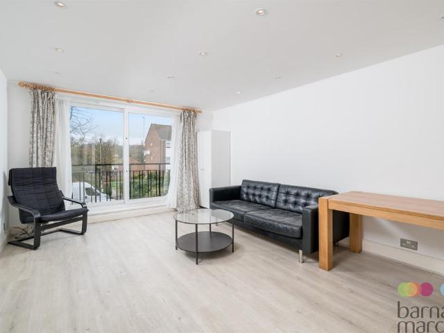Flat for sale in Woodside Park, Isle Of Man