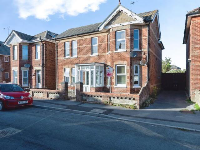 Flat for sale in Winton, Bournemouth
