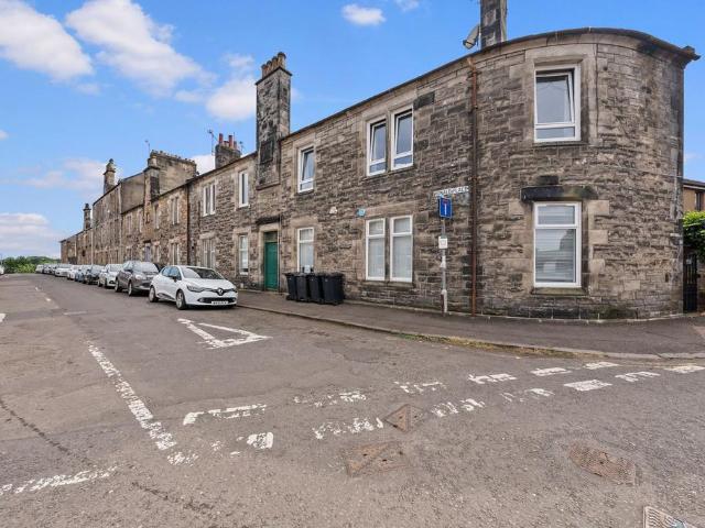 Flat for sale in Cambuskenneth, Scotland