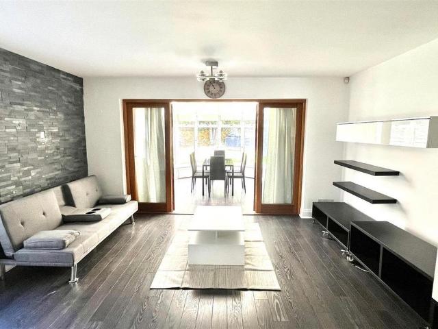Flat for sale in Putney, Greater London
