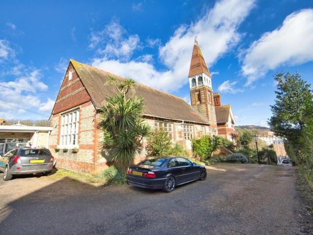 Flat for sale in Folkestone