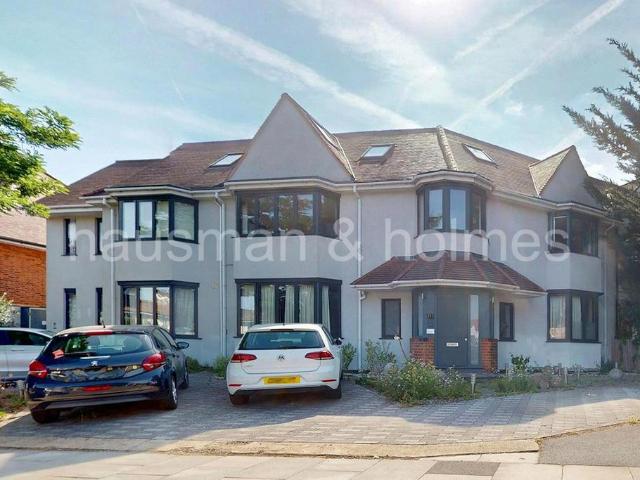 Flat for sale in Golders Green, Greater London