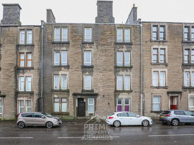 Flat for sale in Coldside, Scotland