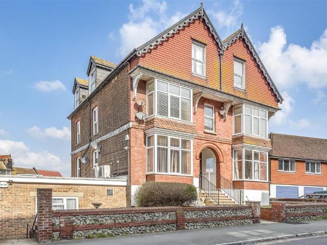 Flat for sale in Seaford, Iford