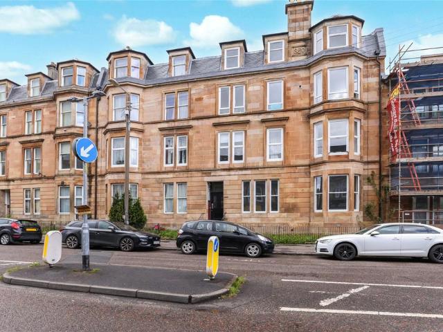 Flat for sale in Strathbungo, Scotland