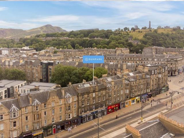 Flat for sale in Hillside, Leith