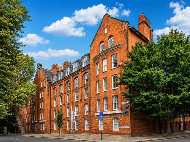 Flat for sale in Boundary Estate, Whitechapel