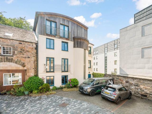 Flat for sale in Canongate, Old Town