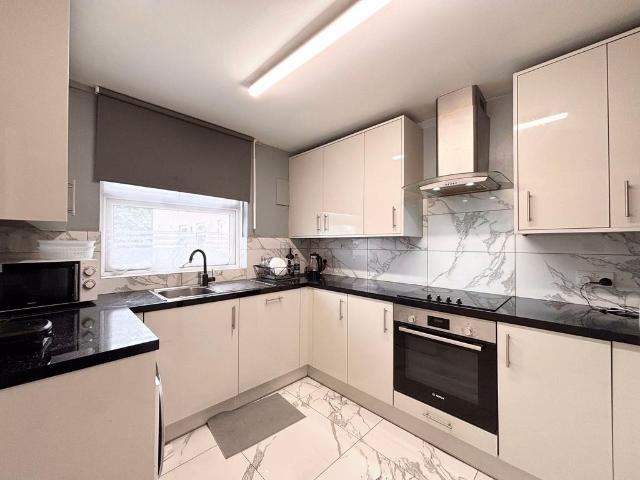 Flat for sale in Colindale, Greater London