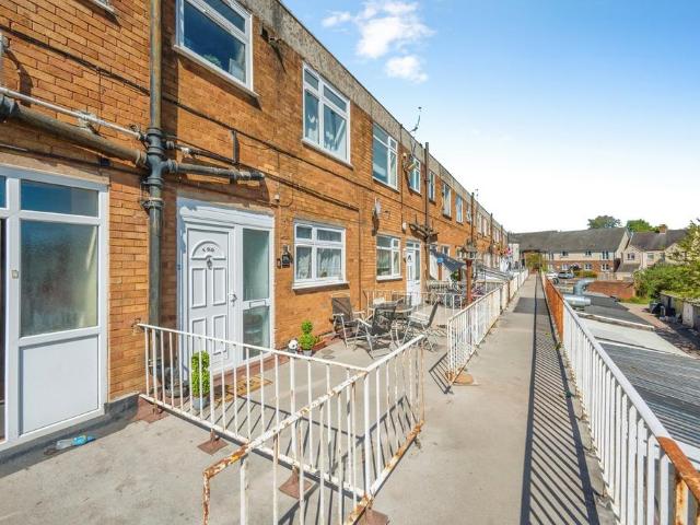Flat for sale in Gun Hill, Warwickshire