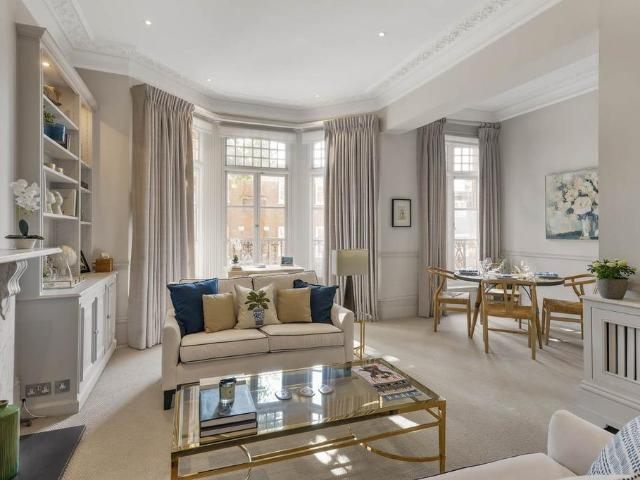 Flat for sale in Chelsea, Greater London