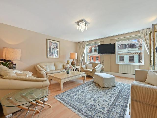 Flat for sale in East Marylebone, Marylebone