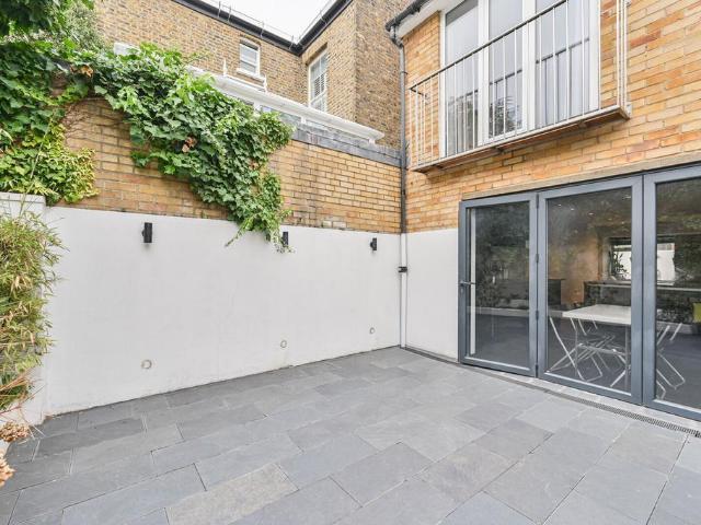 House for sale in Balham, Greater London