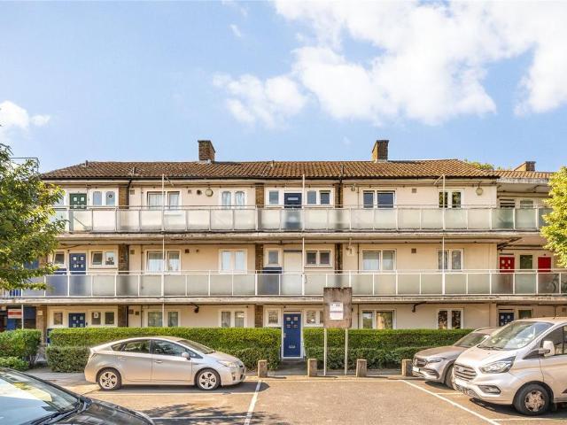 Flat for sale in South Hackney, Greater London