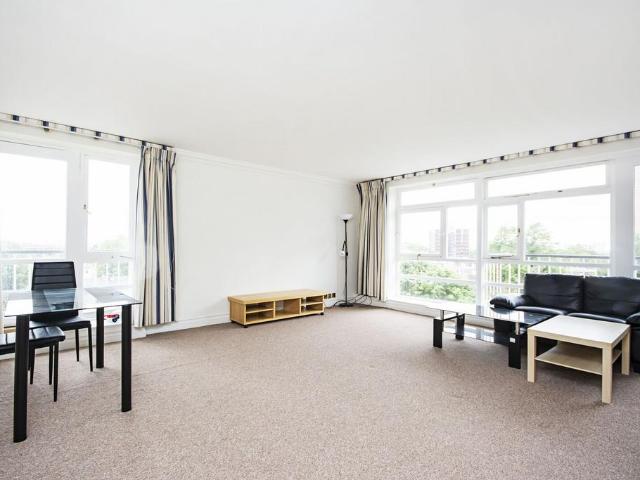 Flat for sale in Belsize Park, Greater London