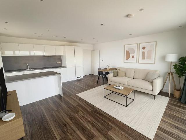 Flat for sale in Cardiff International Sports Village, Falcon Lodge