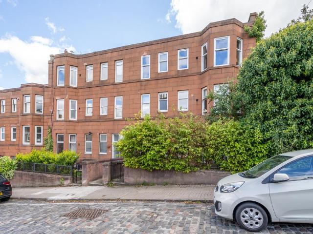Flat for sale in Newhaven, Leith