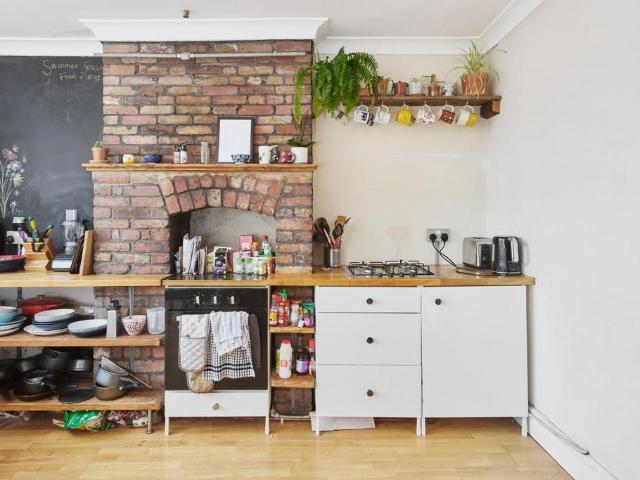 Flat for sale in Kingsdown, Feckenham