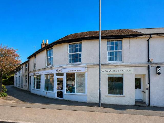 Flat for sale in Cross In Hand, East Sussex