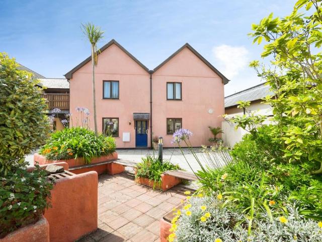 Flat for sale in Wherrytown, Penzance