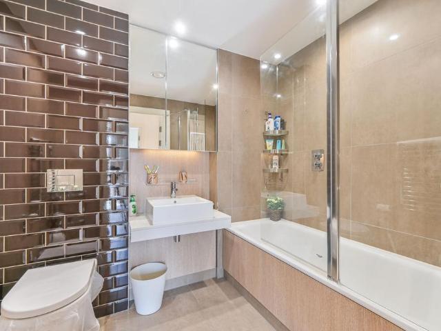 Flat for sale in Greater London