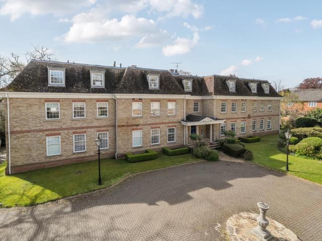 Flat for sale in Sunninghill and Ascot, Ascot