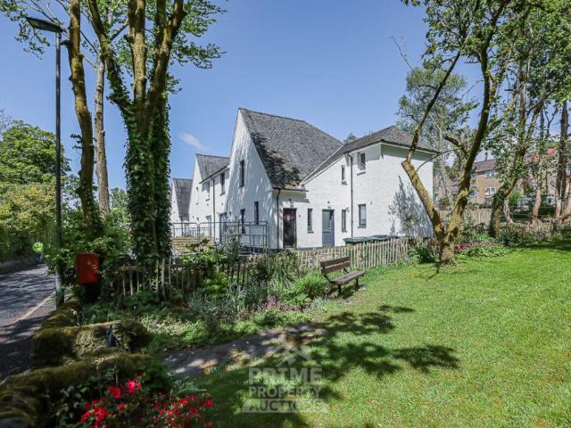 Flat for sale in Rhu, Scotland