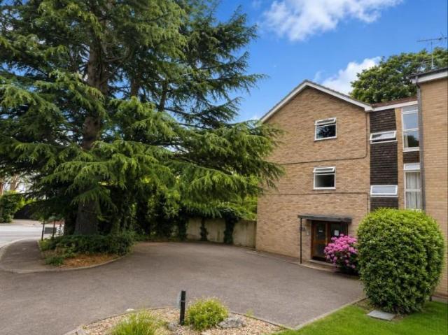 Flat for sale in Clewer Village, Windsor