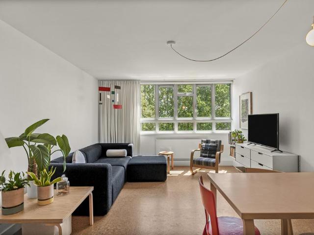 Flat for sale in East Dulwich, Greater London