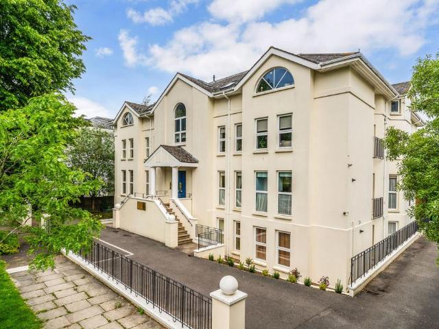 Flat for sale in Golden Valley, Gloucestershire