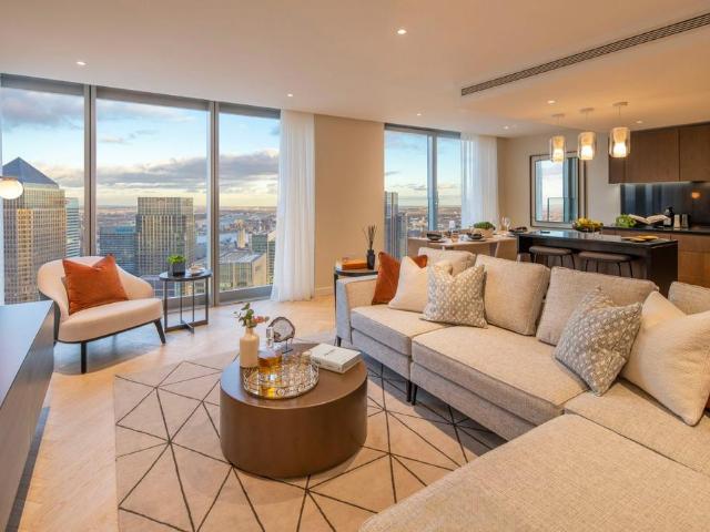 Flat for sale in Canary Wharf, Greater London