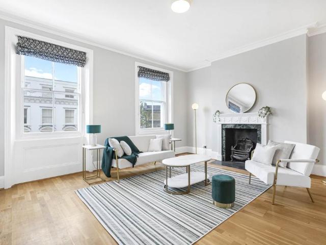 Flat for sale in Pimlico, Greater London