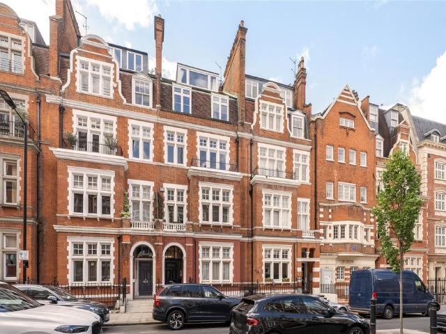 Flat for sale in Bayswater, Greater London