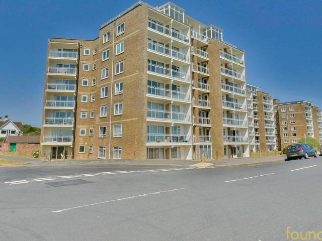Flat for sale in Central, Heathlands