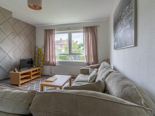 Flat for sale in Peasehill, Scotland