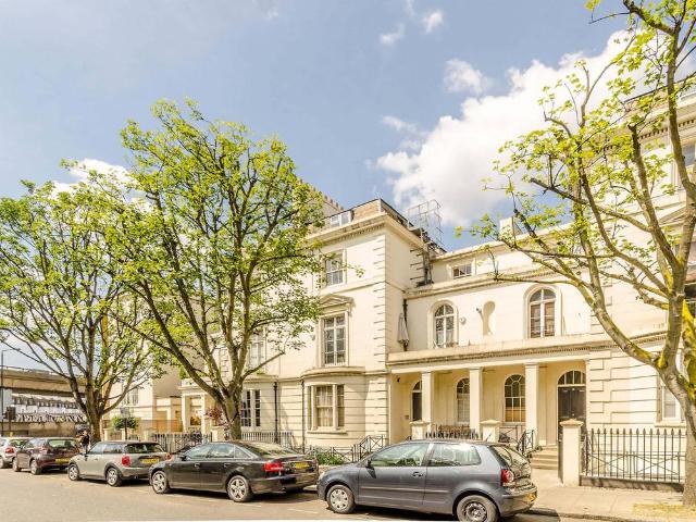 Flat for sale in Bayswater, Greater London