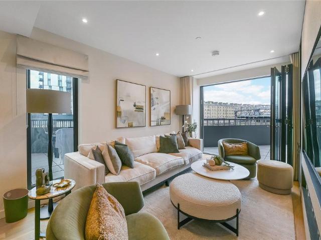 Flat for sale in Belgravia, Greater London